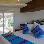 Casa Santosha by Mi Casa es tu Casa